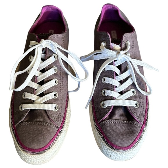 Converse Gray and Fuchsia Low Top Sneakers Size 8 Ladies Gray & Purple Sneakers - Picture 8 of 14